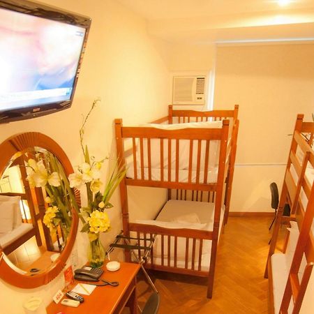 Townhouse Oak Avitel Hotel Near Osmena Highway, Pnr Pasay Station, Metro Manila Makati City Ngoại thất bức ảnh