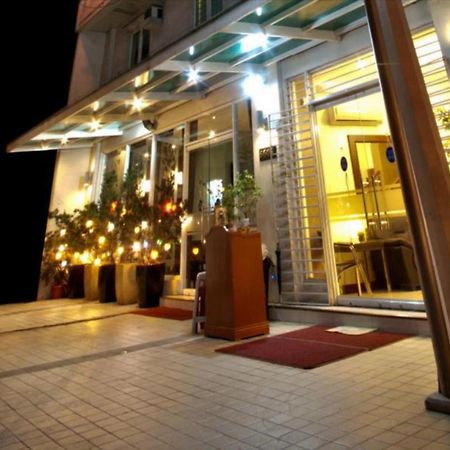 Townhouse Oak Avitel Hotel Near Osmena Highway, Pnr Pasay Station, Metro Manila Makati City Ngoại thất bức ảnh