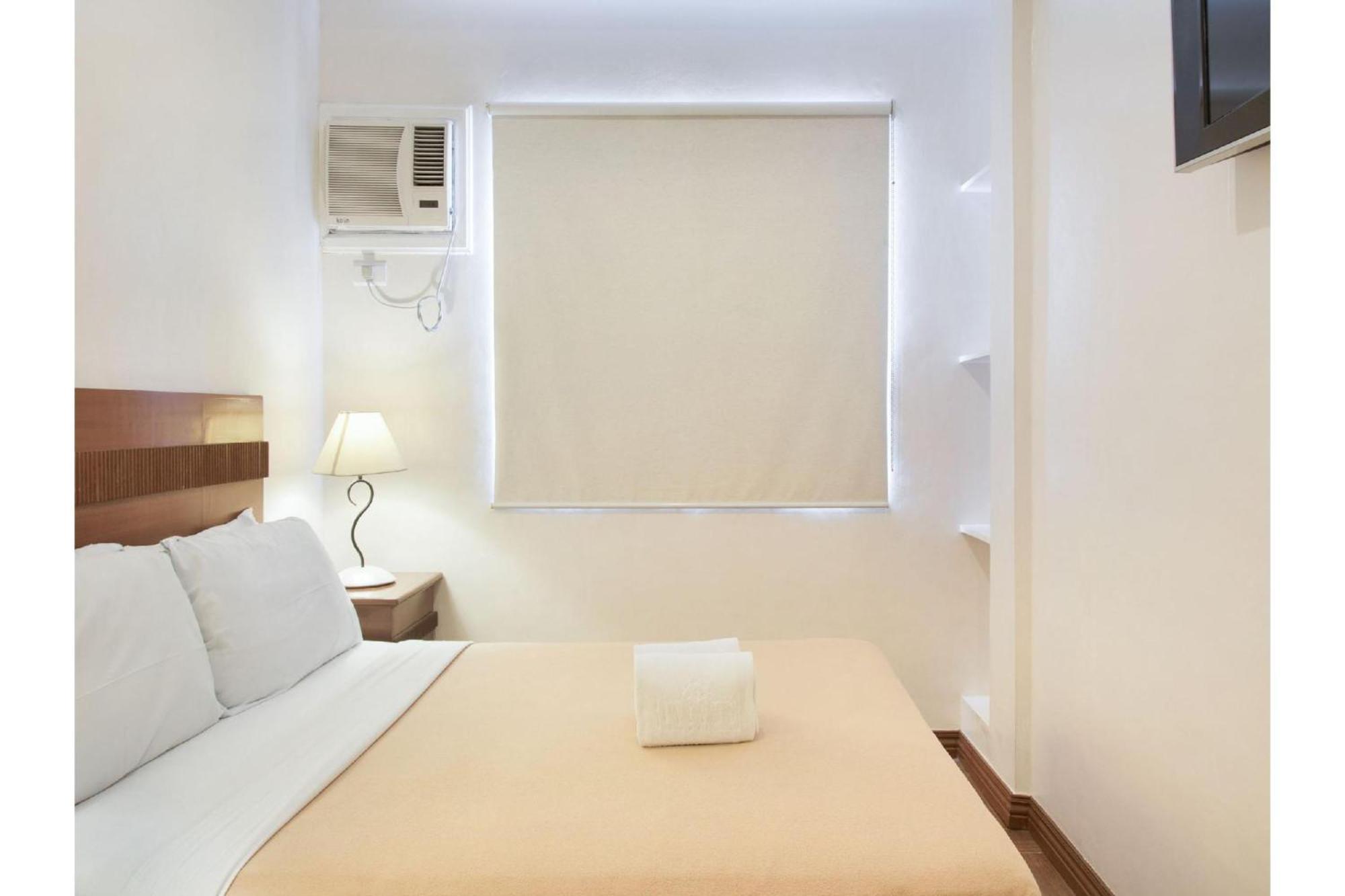 Townhouse Oak Avitel Hotel Near Osmena Highway, Pnr Pasay Station, Metro Manila Makati City Ngoại thất bức ảnh
