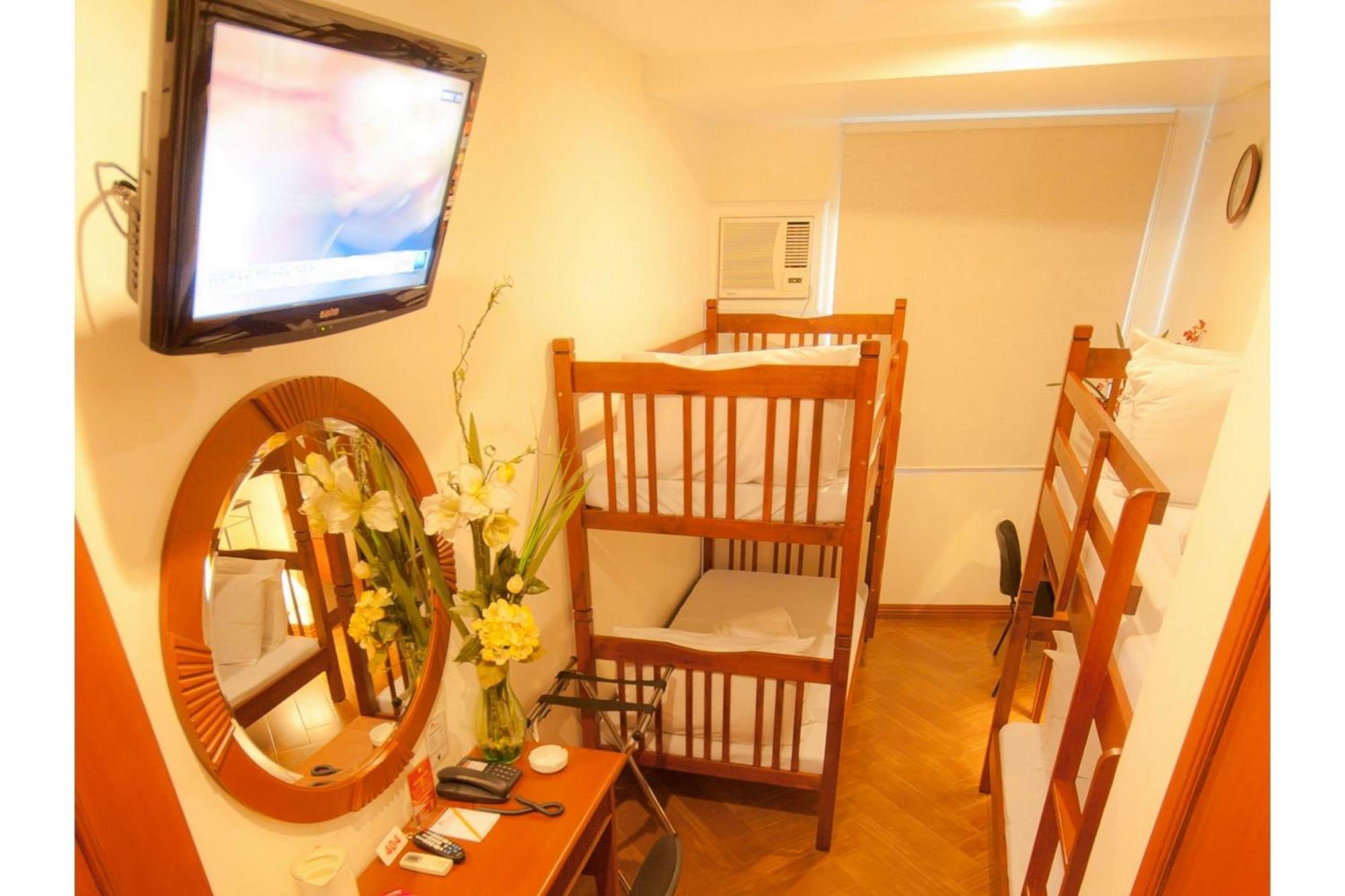 Townhouse Oak Avitel Hotel Near Osmena Highway, Pnr Pasay Station, Metro Manila Makati City Ngoại thất bức ảnh
