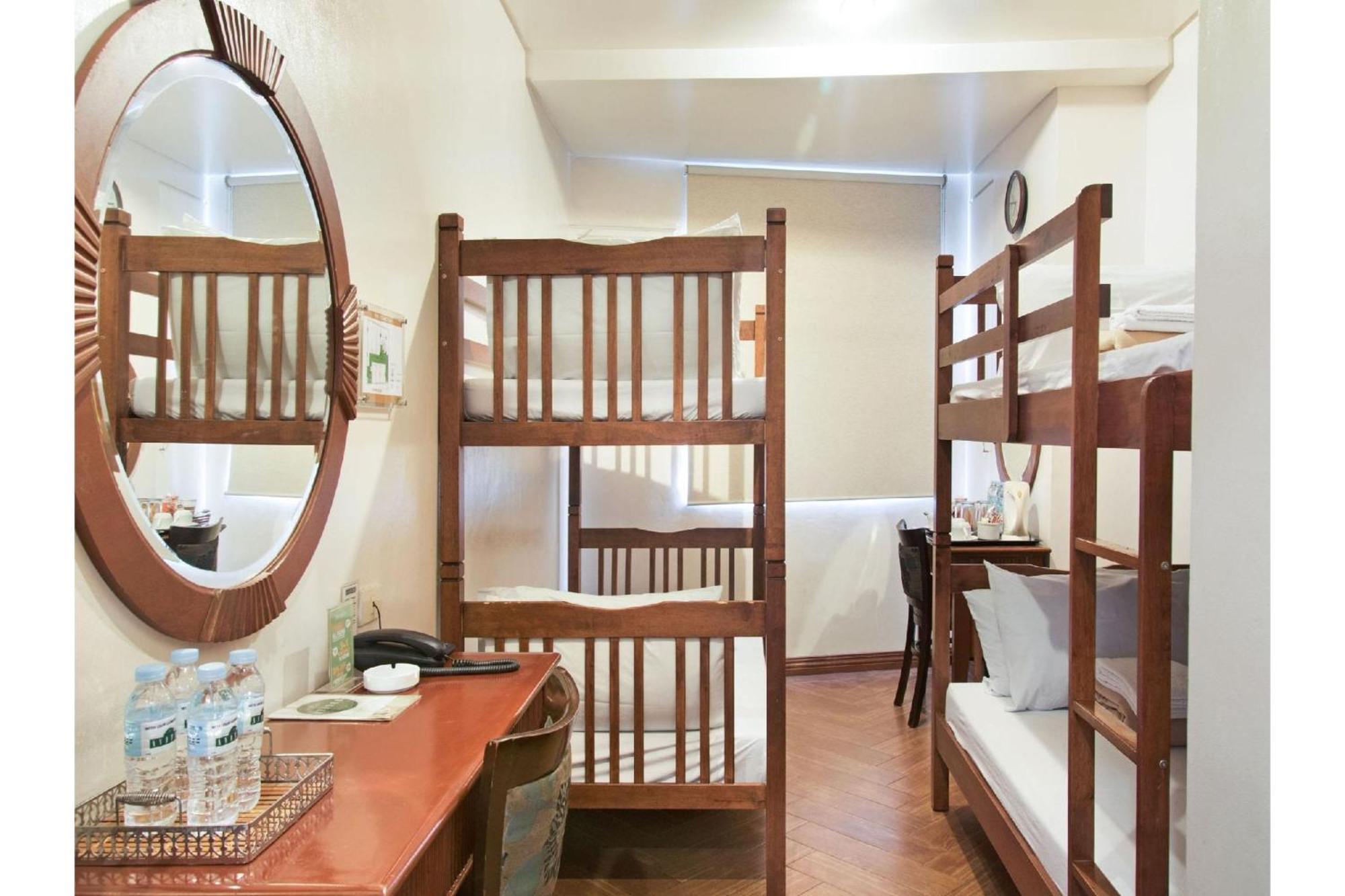 Townhouse Oak Avitel Hotel Near Osmena Highway, Pnr Pasay Station, Metro Manila Makati City Ngoại thất bức ảnh