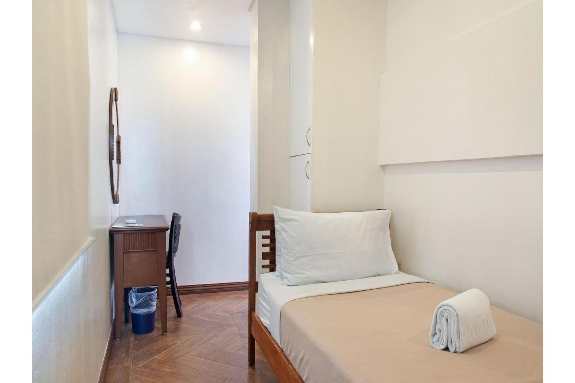 Townhouse Oak Avitel Hotel Near Osmena Highway, Pnr Pasay Station, Metro Manila Makati City Ngoại thất bức ảnh