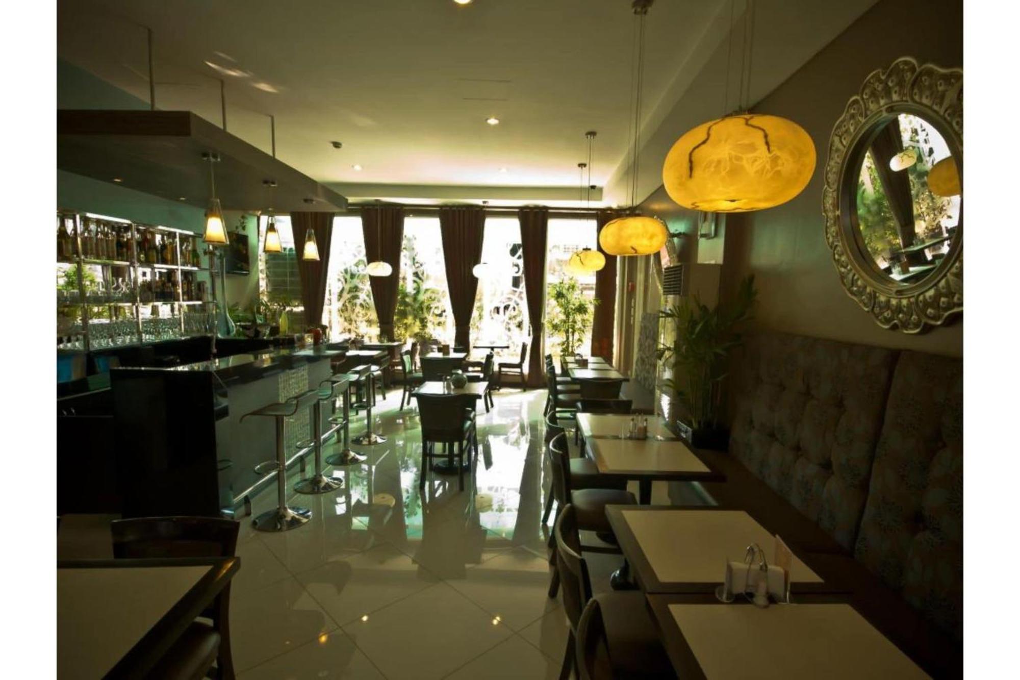 Townhouse Oak Avitel Hotel Near Osmena Highway, Pnr Pasay Station, Metro Manila Makati City Ngoại thất bức ảnh