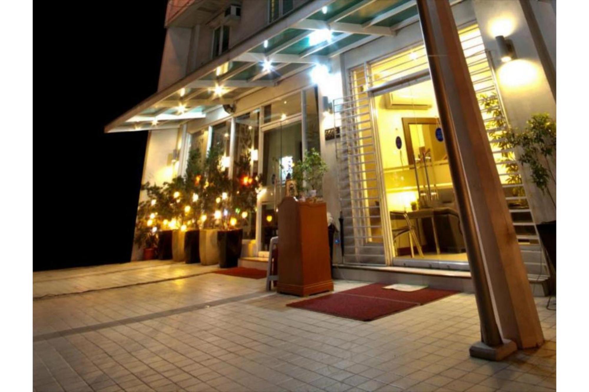 Townhouse Oak Avitel Hotel Near Osmena Highway, Pnr Pasay Station, Metro Manila Makati City Ngoại thất bức ảnh