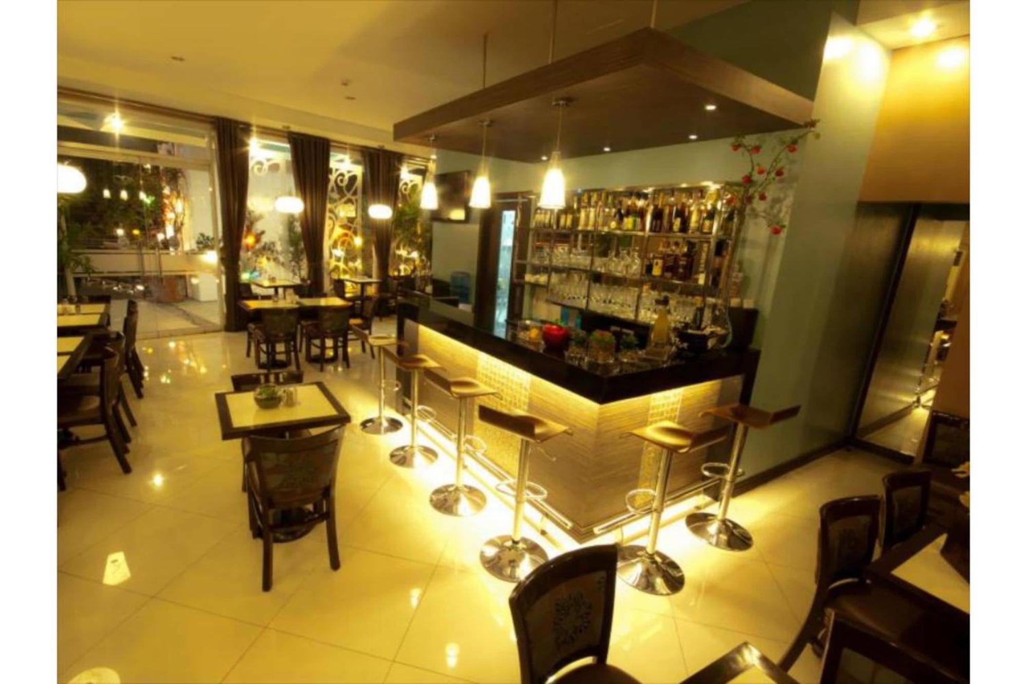 Townhouse Oak Avitel Hotel Near Osmena Highway, Pnr Pasay Station, Metro Manila Makati City Ngoại thất bức ảnh